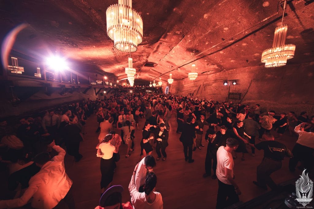 Baile en la mina de sal de Wieliczka — fotografía de archivo de Dragon Swing